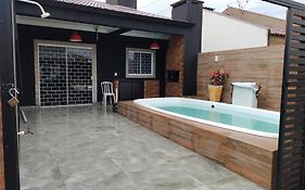 Casa Nova com Piscina 3 quartos